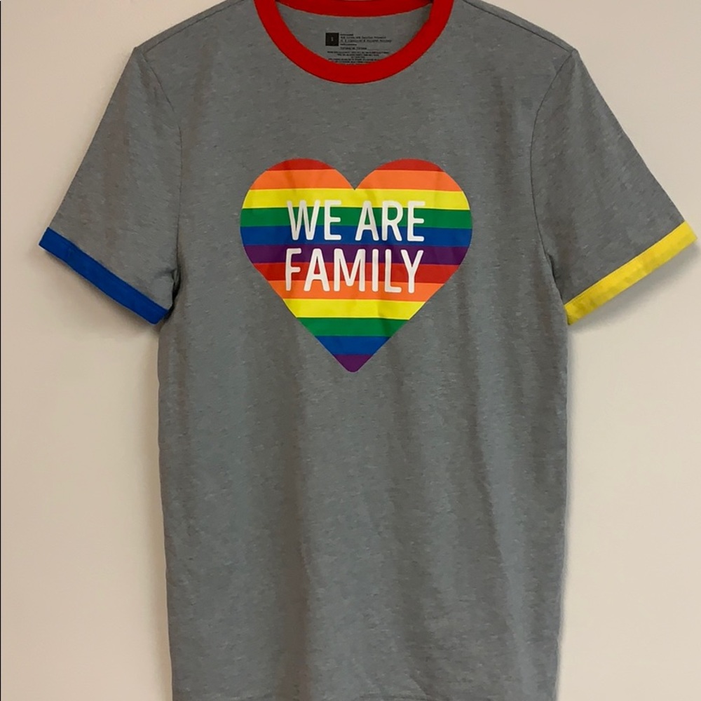 🌟$5 Rainbow Pride ringer tee